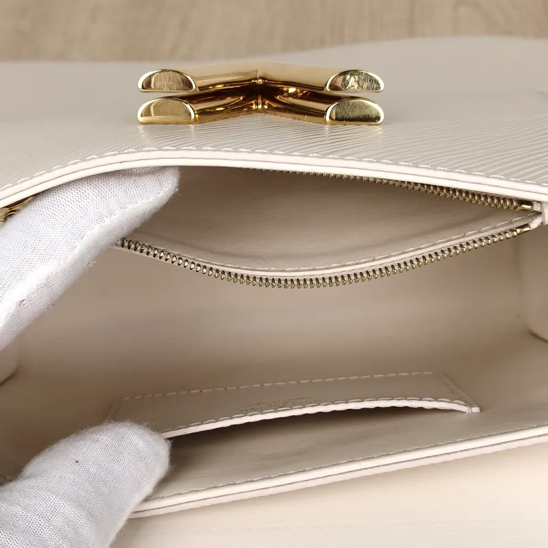 Louis Vuitton Crossbody Bag Twist White Epi Embossed Calfskin Small19 × 9 × 15 cm — detail view 8 of 11