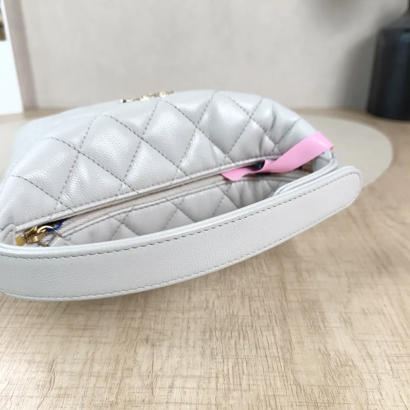 Chanel Crossbody Bag Crossbody Bag Grey Grained Calfskin One Size16 × 6 × 13 cm — detail view 6 of 13