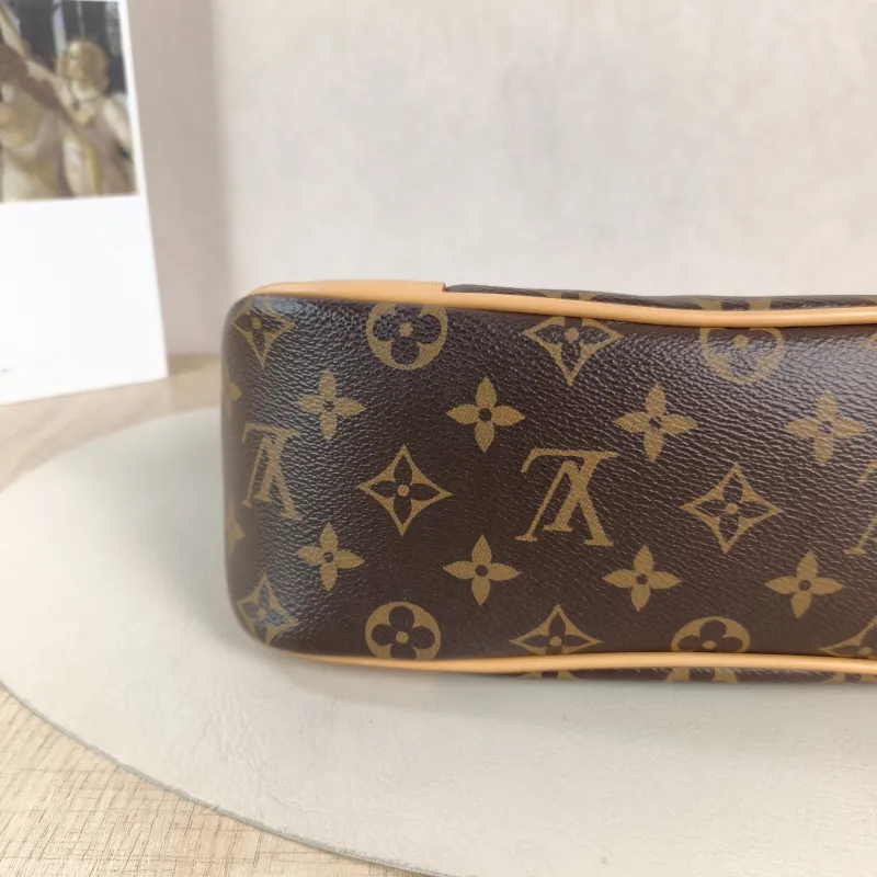 Louis Vuitton Crossbody Bag Boulogne PVC Small 26 × 9.5 × 16 cm — detail view 1 of 9