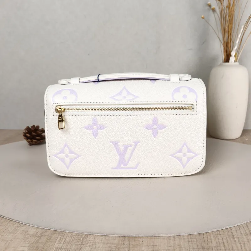 Louis Vuitton Crossbody Bag Pochette Métis East West White · Empreinte Embossed Calfskin Small 21.5 × 6 × 13.5 cm — cover view 3 of 5