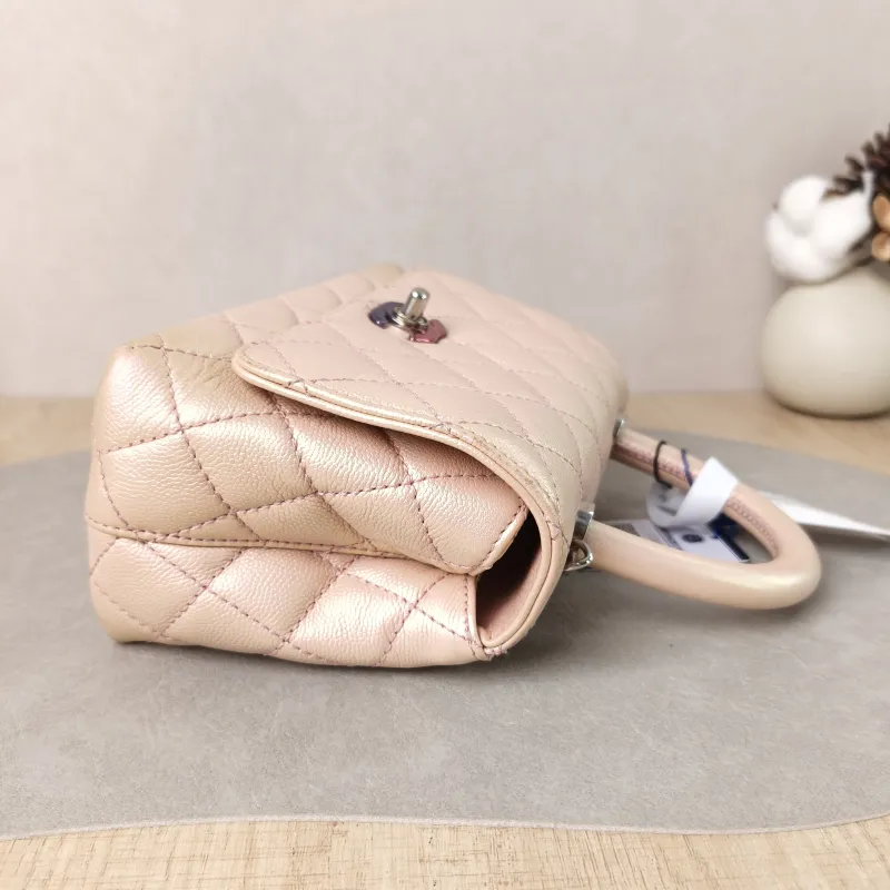 Chanel Crossbody Bag Coco Handle​ Grained Calfskin Mini 19 × 9 × 13 cm — detail view 6 of 12