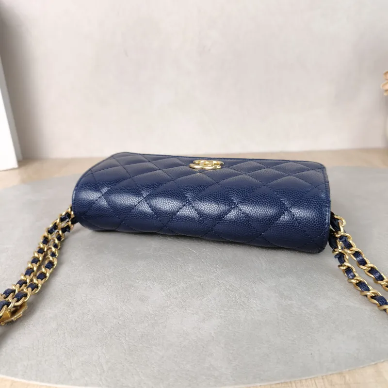 Chanel Crossbody Bagcf Crossbody Bag Blue Grained Calfskin One Size17.5 × 4 × 10 cm — detail view 11 of 12