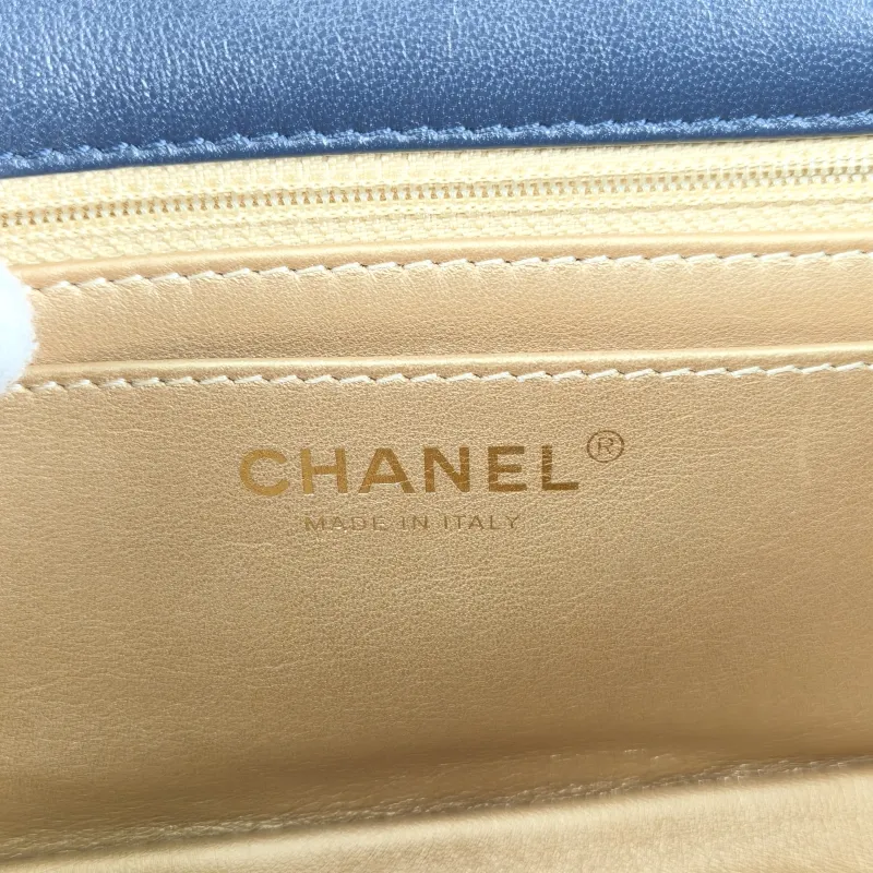 Chanel Crossbody Bag mini Blue Lambskin One Size20 × 6 × 12 cm — detail view 8 of 15
