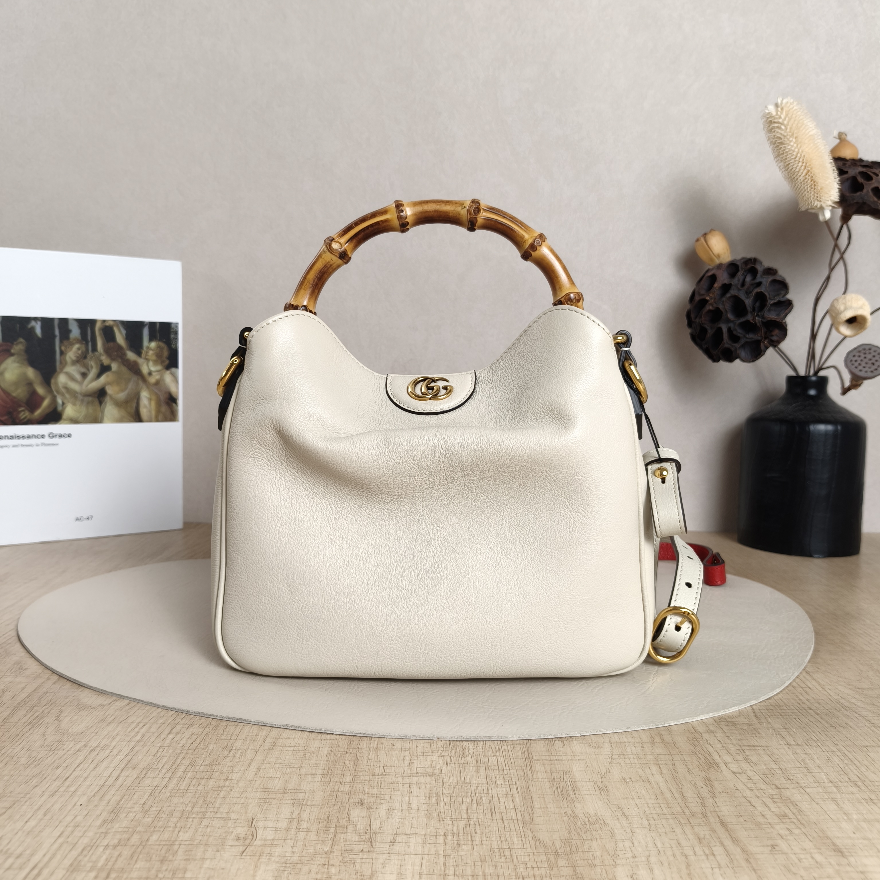 GUCCI Crossbody Bagdiana Top Handle Crossbody Bag White Calfskin Small23 × 6 × 19 cm
