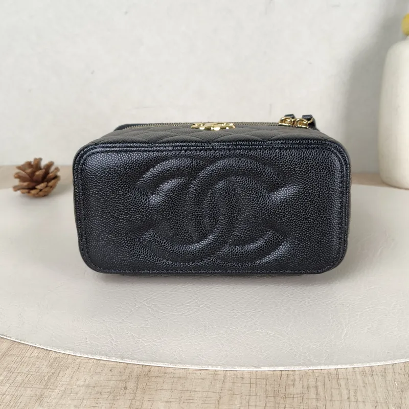 Chanel Crossbody Bag Edition Black Grained Calfskinmini16 × 8 × 9.5 cm — cover view 4 of 6