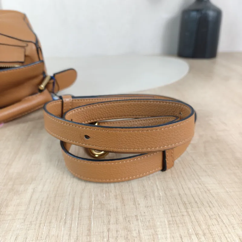 LOEWE Crossbody Bag Puzzle Caramel CC alfskin Small 24 × 10.5 × 16.5 cm — detail view 11 of 12