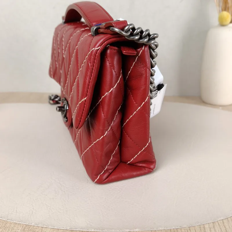 Chanel Crossbody Bag Chain Bag Red Calfskin 22 × 6.5 × 14 cm 23 — detail view 15 of 15
