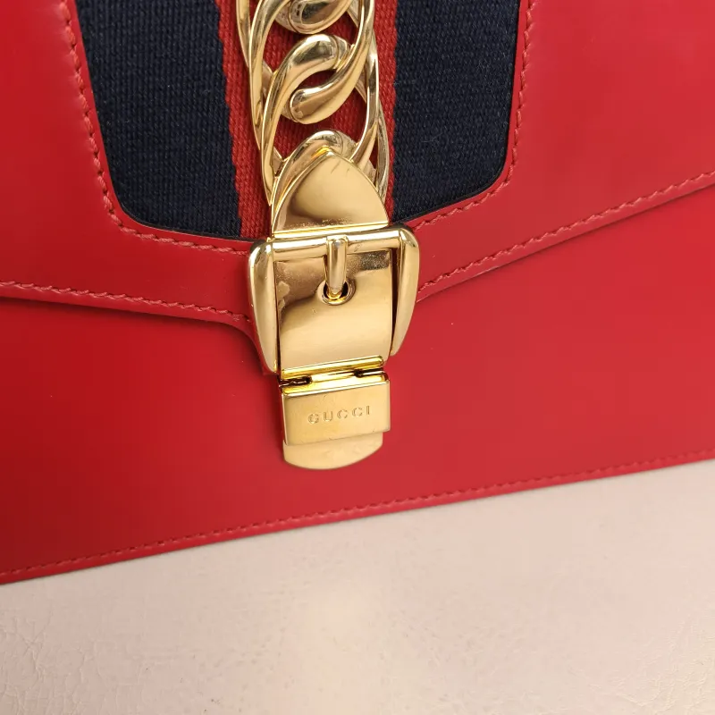 GUCCI Crossbody Bag Sylvie Shoulder Strap Edition Red Calfskin Small25.5 × 8 × 17 cm — detail view 10 of 12
