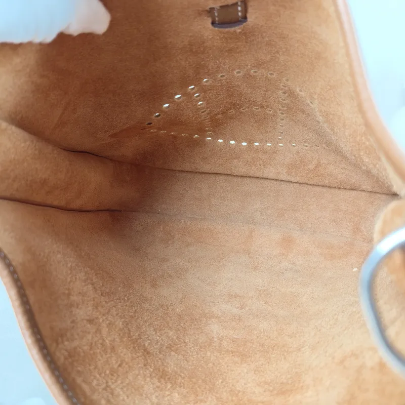 Hermès Crossbody Bag Evelyne 29 29 37 Brown TC Calfskin 29 29 × 7 × 30 cm W — detail view 10 of 13