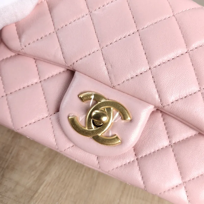 Chanel Crossbody Bag 25b c Pink Lambskin Mini 17 × 8 × 13.5 cm — detail view 10 of 12
