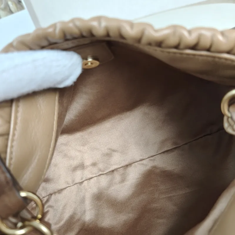 Miumiu Shoulder Bag Aventure Shoulder Bag Caramel Lambskin 22 × 9 × 11 cm — detail view 7 of 11