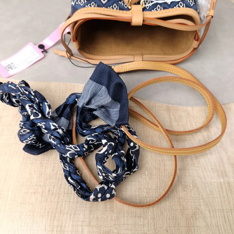 Louis Vuitton Crossbody Bag NOÉ PURSE 1854 Mini 11.5 × 11.5 × 12 cm — detail view 2 of 10