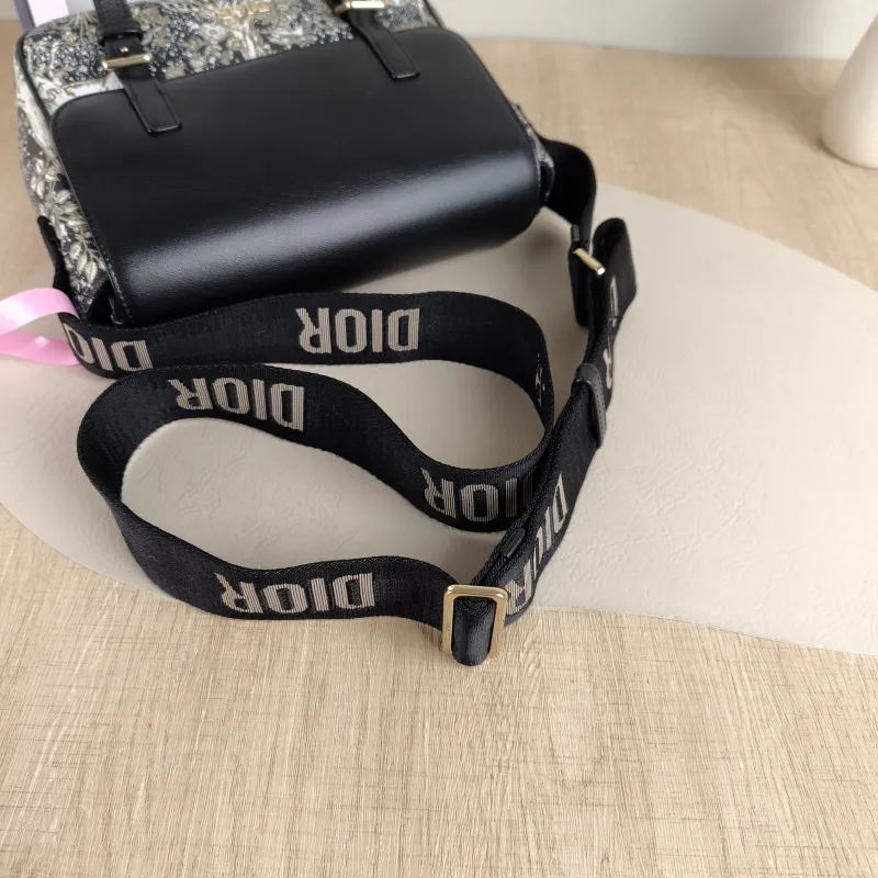 DIOR Crossbody Bag Magica Messenger Messenger Bag Black Canvas · Calfskin Small 21 × 8 × 17 cm — detail view 5 of 11