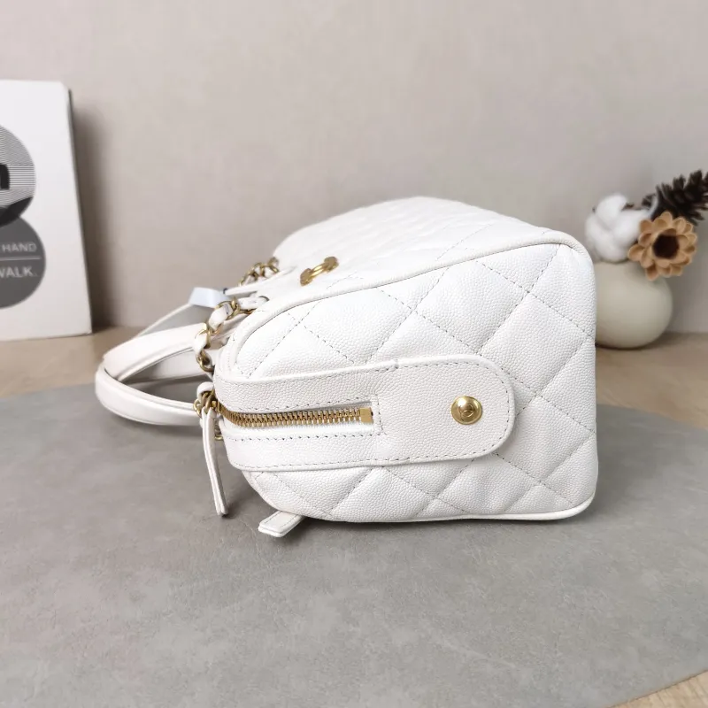 Chanel Crossbody Bag Bowling Bag White Gold Grained Calfskin One Size32 × 13 × 16 cm — detail view 11 of 13