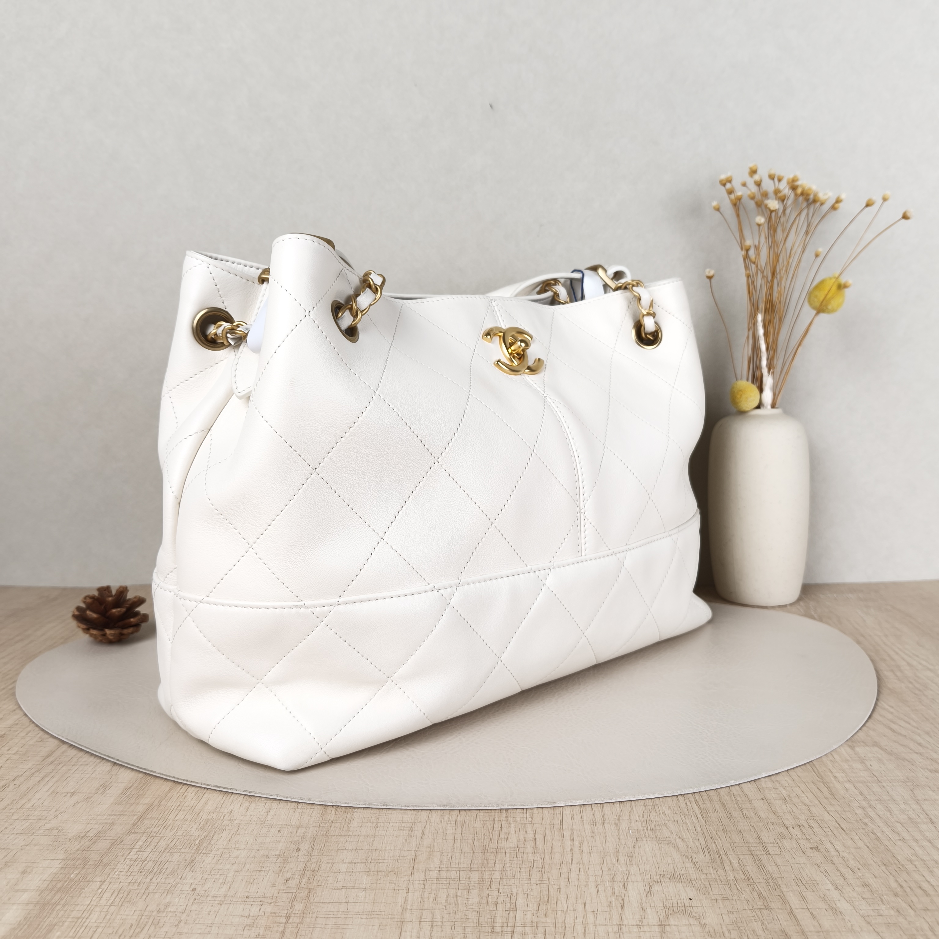 Chanel Shoulder Bag25a Top Handle Bag White Calfskin One Size36 × 14 × 24 cm — cover view 3 of 5