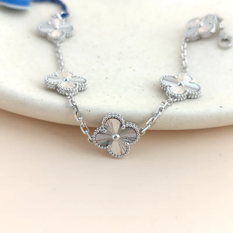 Van Cleef & Arpels Bracelet Alhambra Alhambra Collection Five-Motif Bracelet White Gold 18KW hite Gold Vintage Small 19cm — cover view 4 of 9