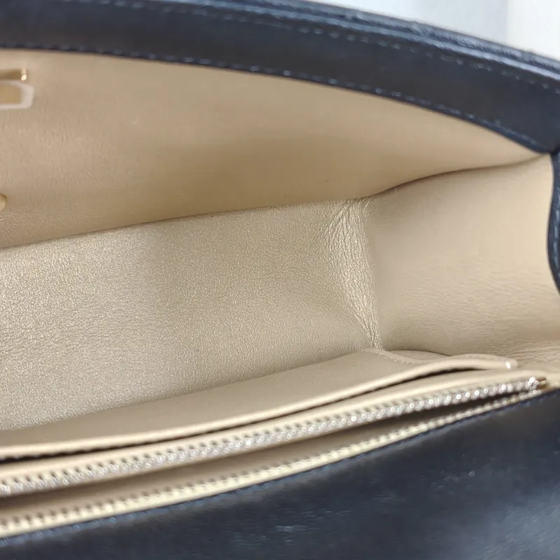 Chanel Shoulder Bag c cf Black Lambskin One Size 24 × 7 × 14.5 cm — detail view 1 of 14