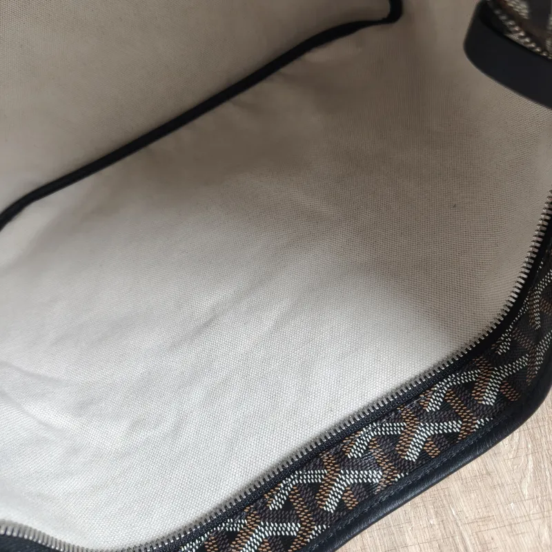 GOYARD Shoulder Bag Boheme Hobo​ Black ine Canvas Small 43 × 14 × 27 cm — detail view 2 of 14