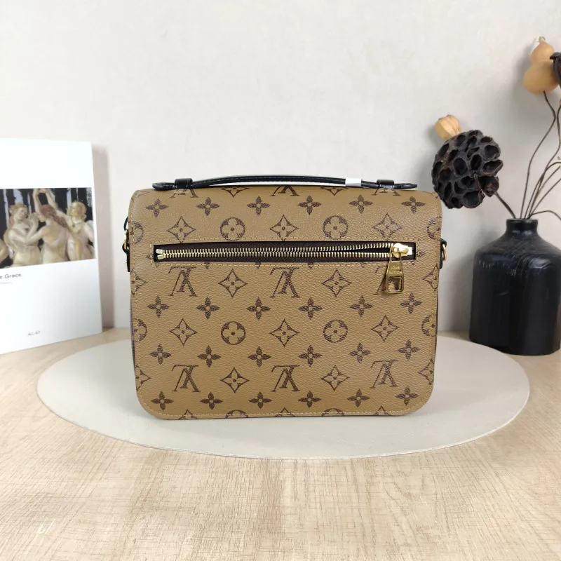 Louis Vuitton Crossbody Bag Pochette Métis Monogram Colorblock PVC Medium 25 × 7 × 19 cm — cover view 4 of 6