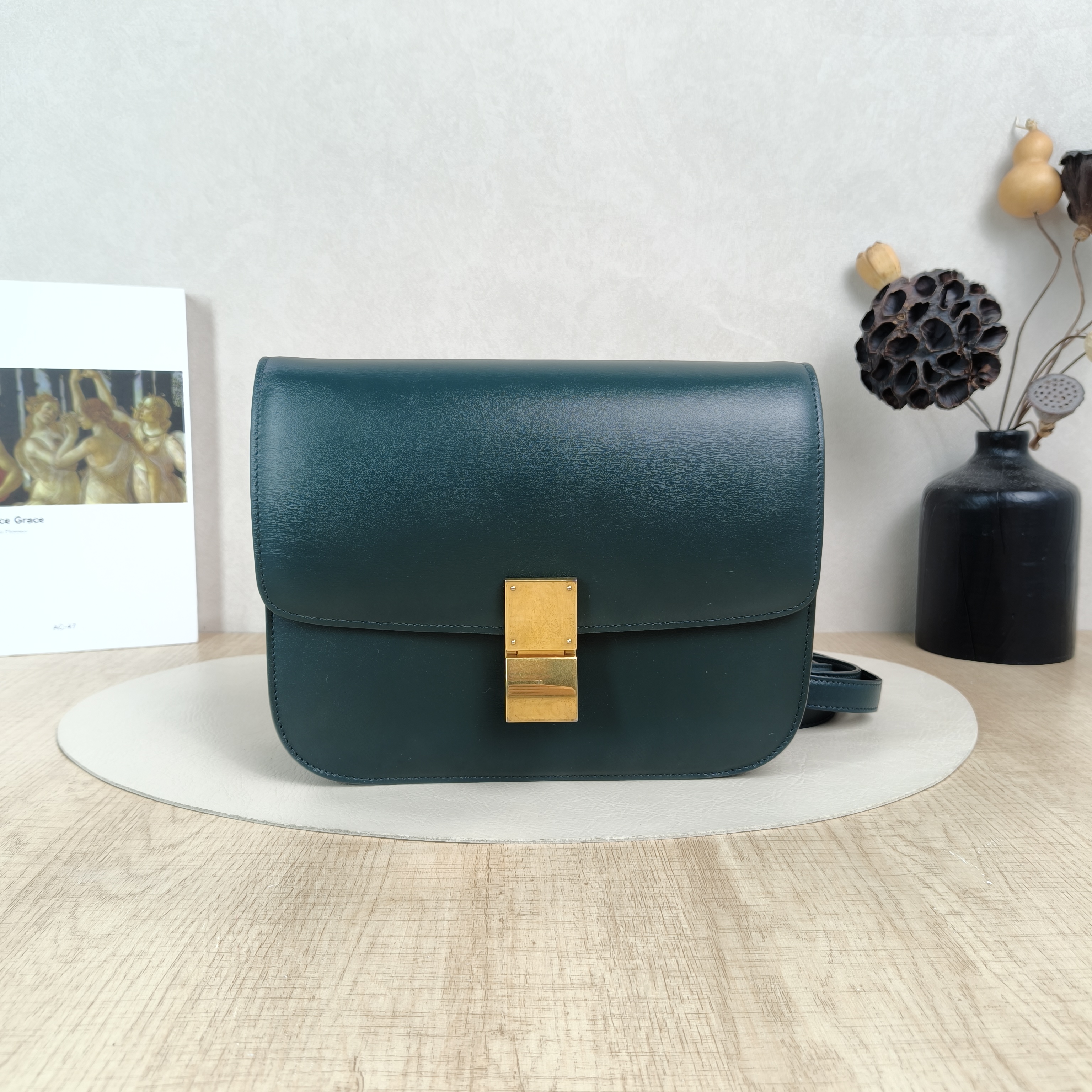 CELINE Crossbody Bag Classic Box Green Calfskin Medium24 × 7 × 18 cm