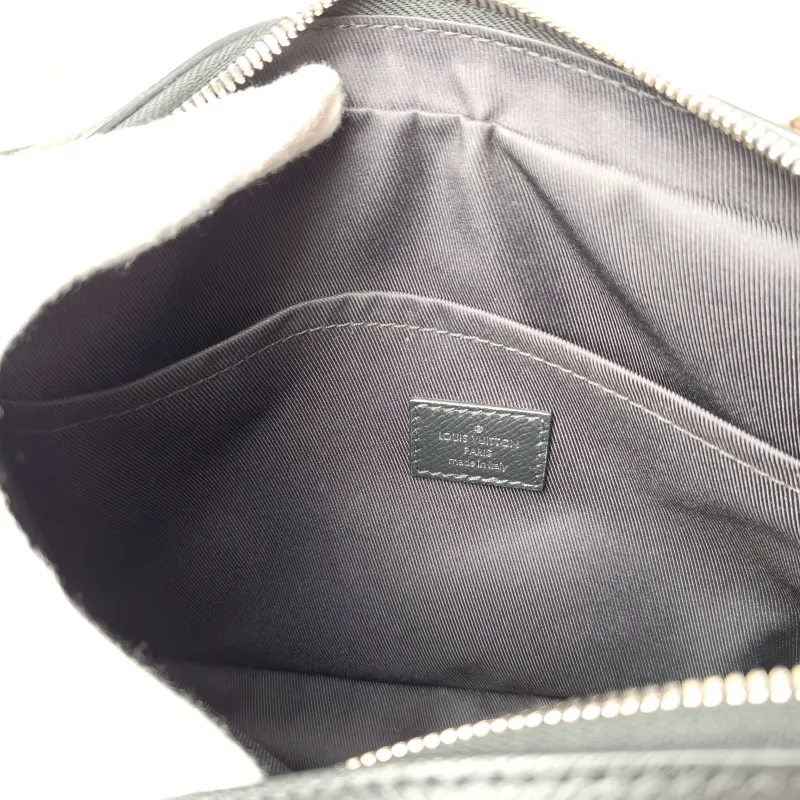 Louis Vuitton Crossbody Bag Outdoor Messenger Bag Black PVC · Calfskin 26 × 10.5 × 20 cm — detail view 7 of 10