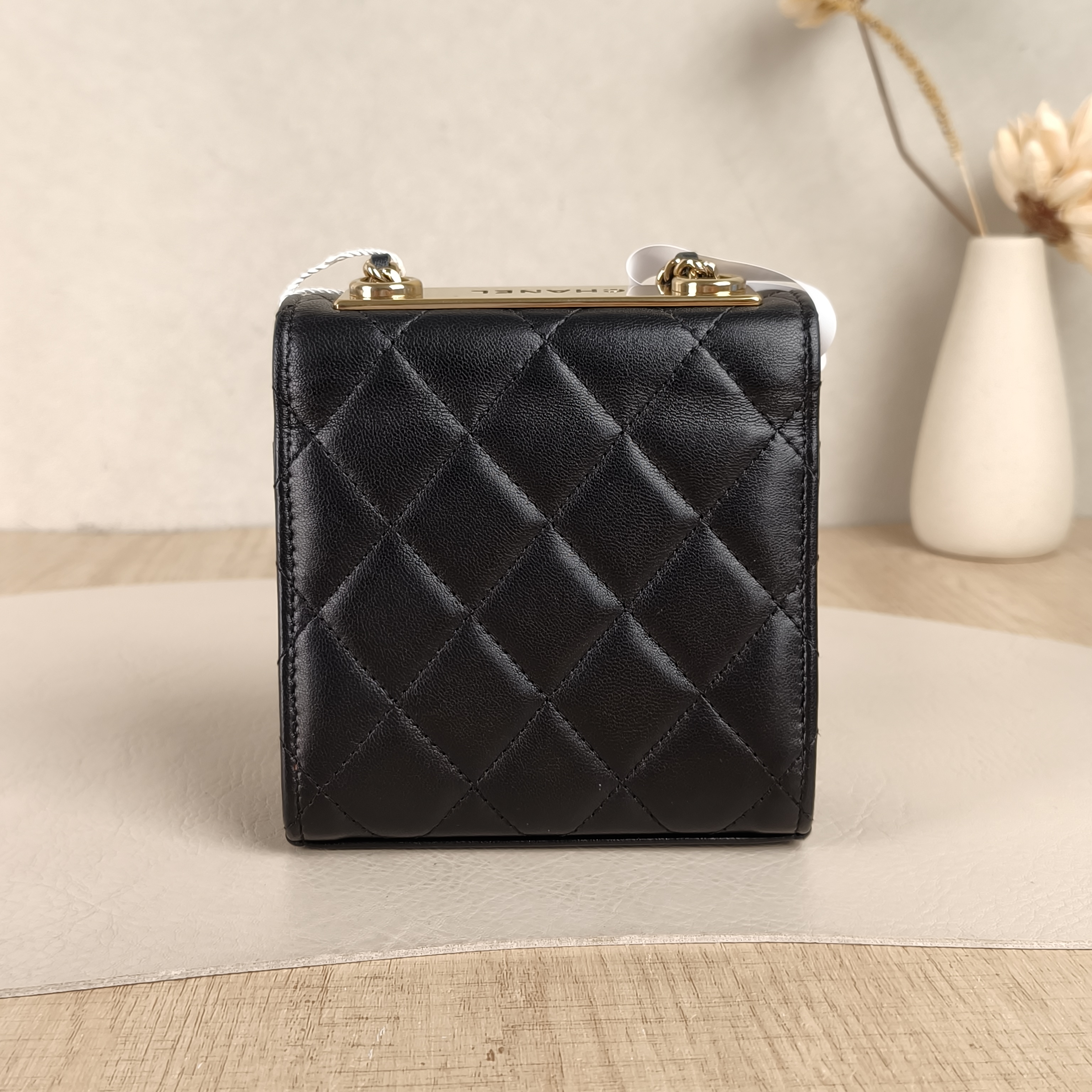 Chanel Crossbody Bagtrendy cc woc Black Lambskin Mini11 × 5.5 × 11 cm — cover view 3 of 5