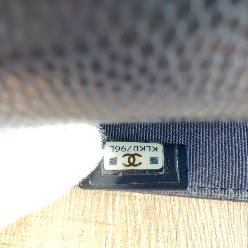 Chanel Crossbody Bagcf Crossbody Bag Blue Grained Calfskin One Size17.5 × 4 × 10 cm — detail view 10 of 12