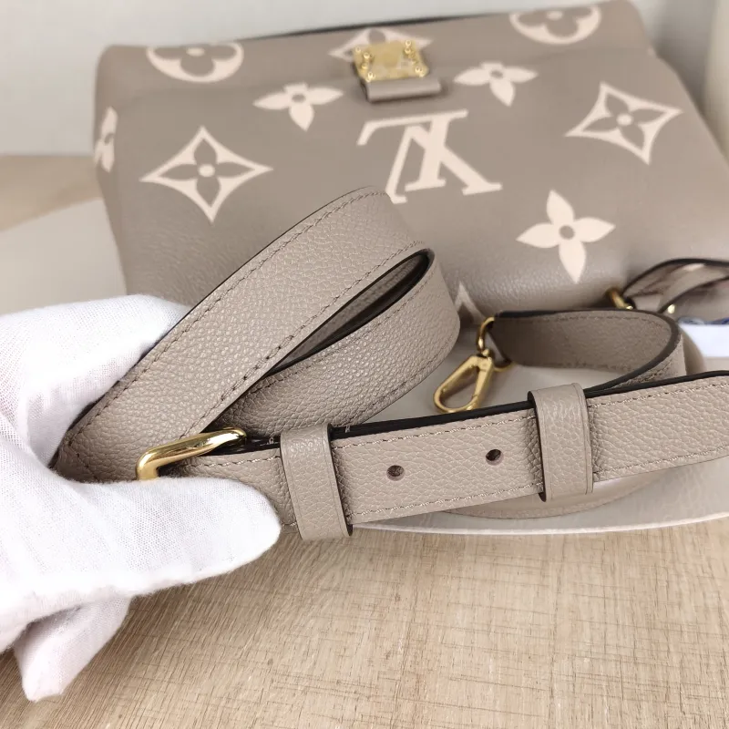 Louis Vuitton Crossbody Bag MADELEINE Empreinte Embossed Calfskin Medium30 × 11 × 19.5 cm — detail view 14 of 14