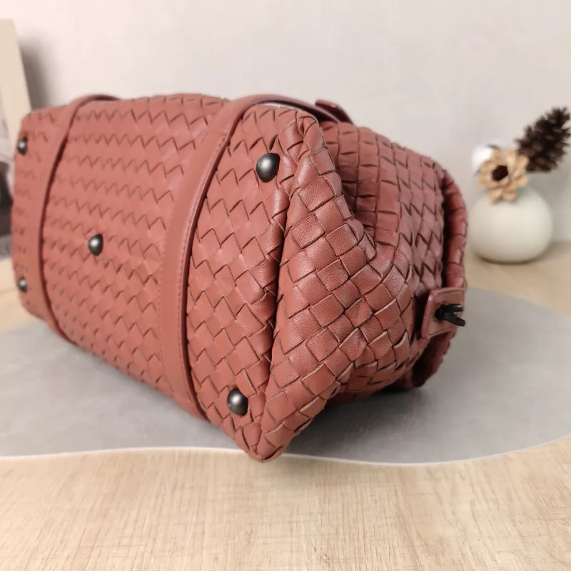 Bottega Veneta Top Handle Bag Woven Top Handle Bag Lambskin 29 × 15 × 21 cm — detail view 5 of 11