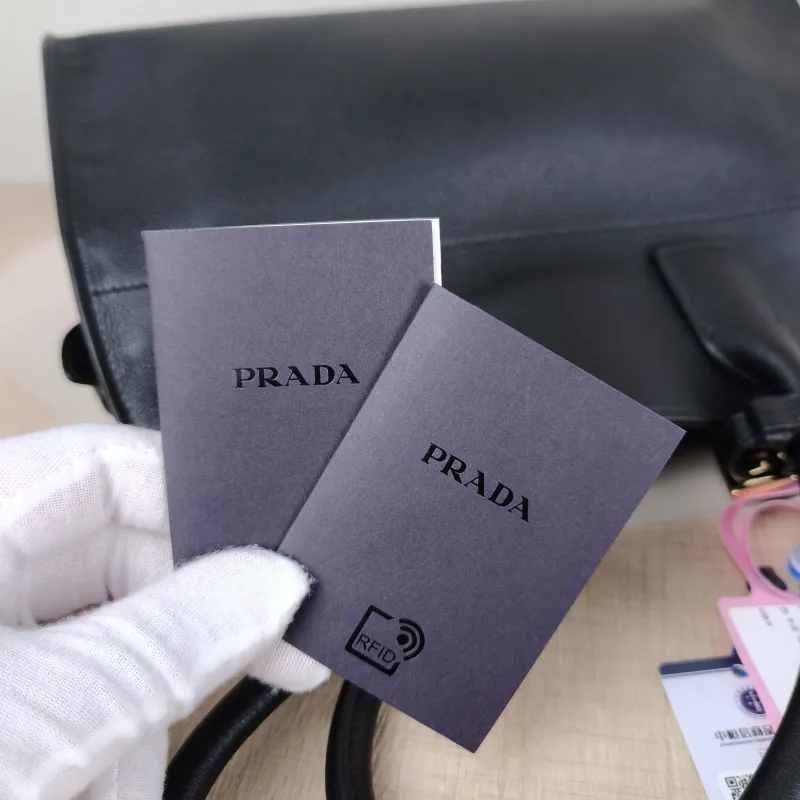 PRADA Tote Bag Black Calfskin One Size 32 × 15 × 22 cm — detail view 2 of 11