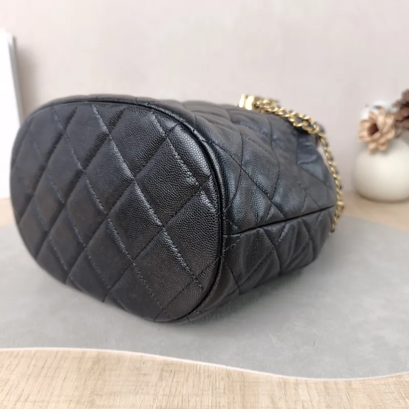 Chanel Shoulder Bag Bucket Bag Black Calfskin One Size 21 × 14 × 24 cm — detail view 4 of 10