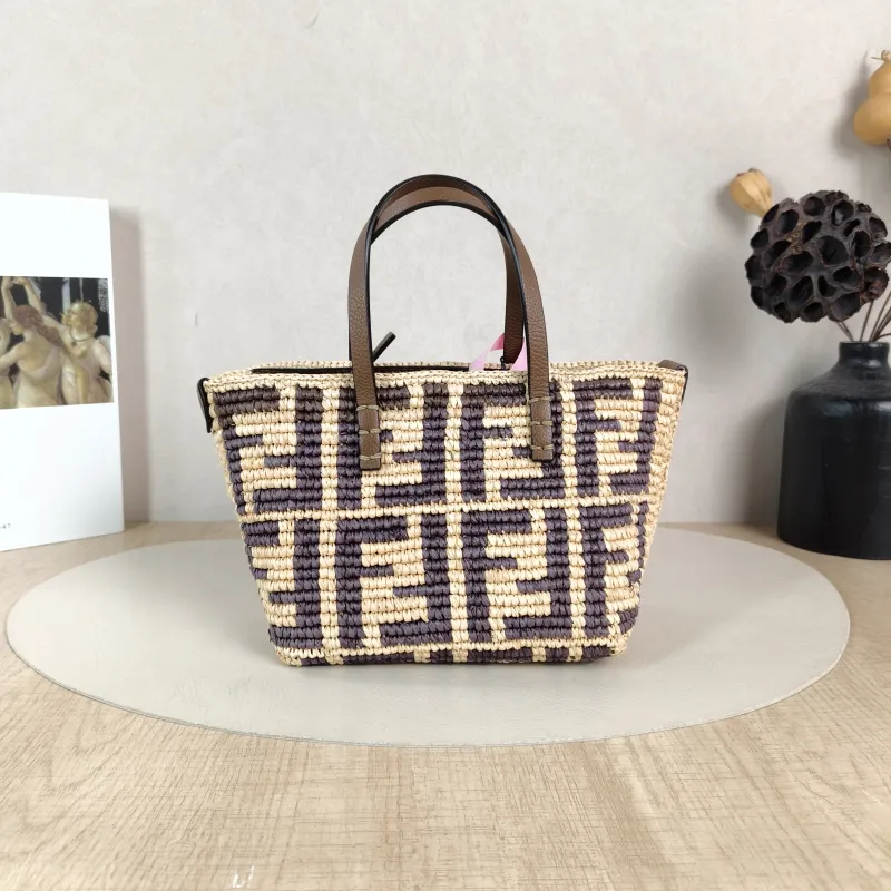 FENDI Crossbody Bag tote Crossbody Bag Brown Woven One Size28 × 10 × 14 cm