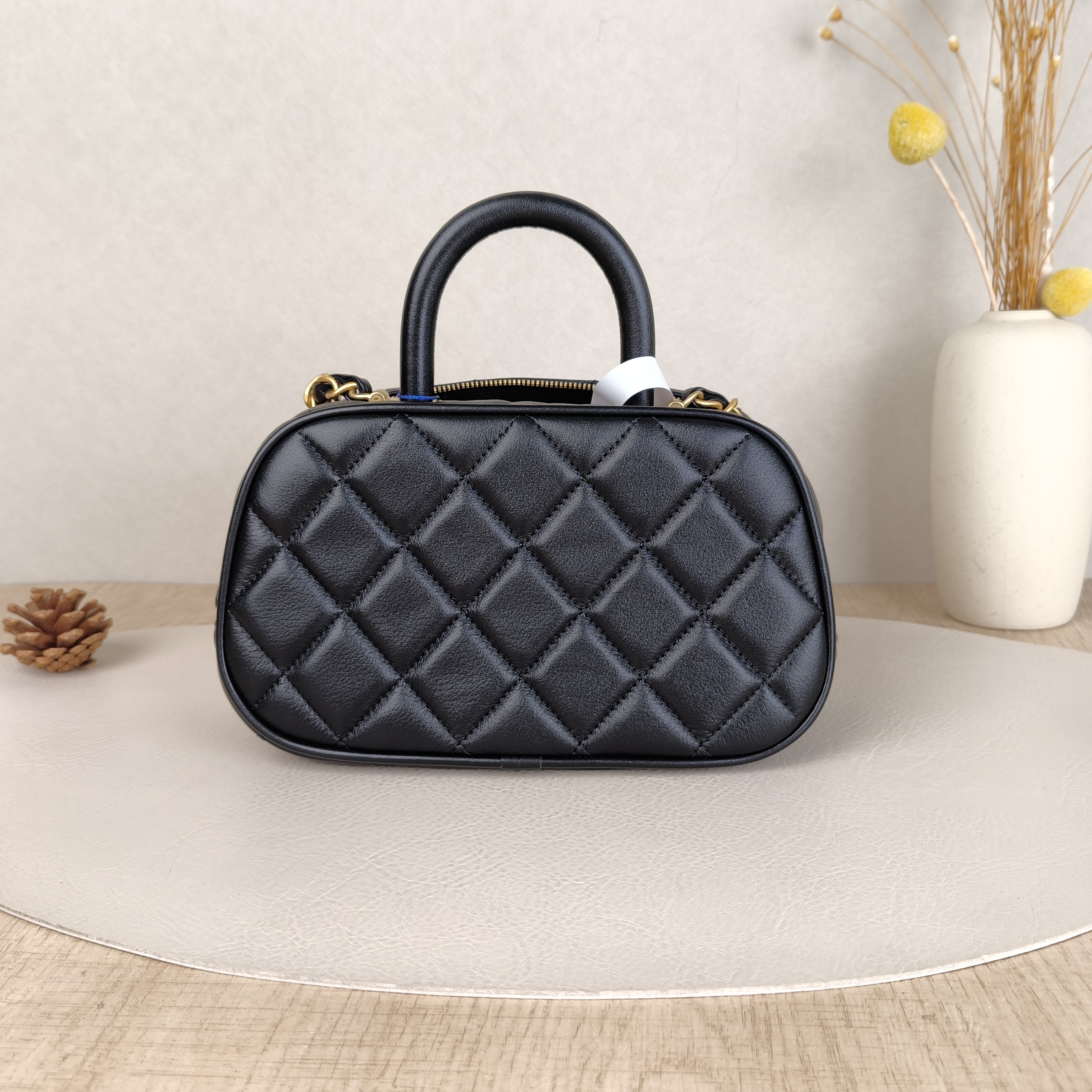 Chanel Crossbody Bag Black Calfskin 20 × 8.5 × 11.5 cm — cover view 2 of 6