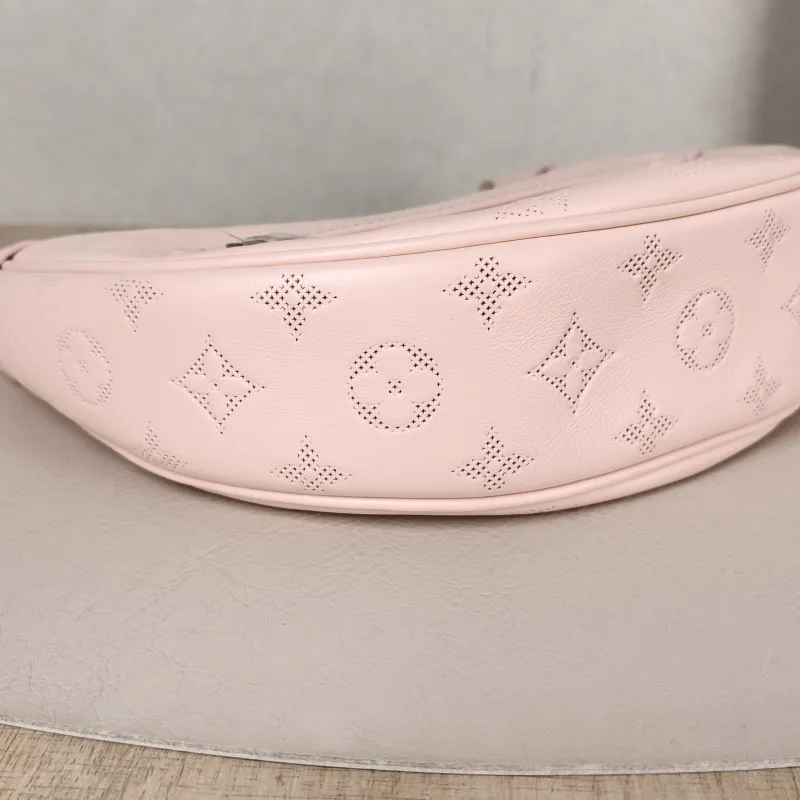 Louis Vuitton Crossbody Bag Loop Pink Calfskin Small 23 × 6 × 13 cm — detail view 12 of 12