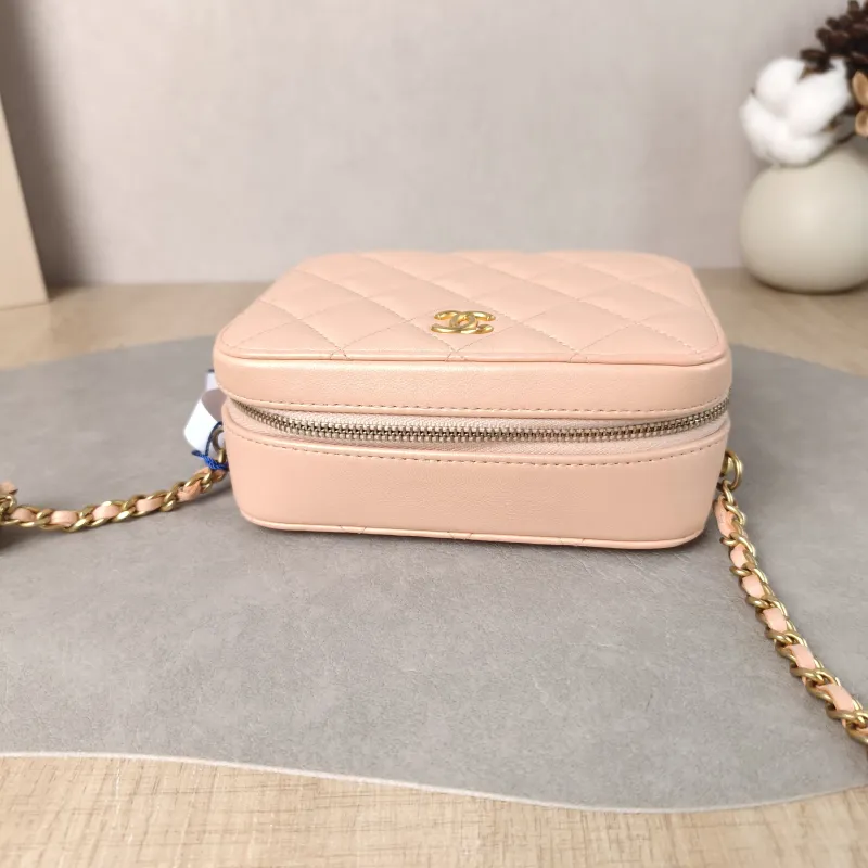 Chanel Crossbody Bag Camera Bag Pink Lambskin One Size 14.5 × 6 × 10.5 cm 31 — detail view 4 of 11