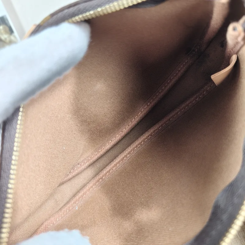 Louis Vuitton Crossbody Bag Multi Pochette Accessoires Shoulder Strap PVC Small24 × 4 × 13.5 cm — detail view 12 of 13
