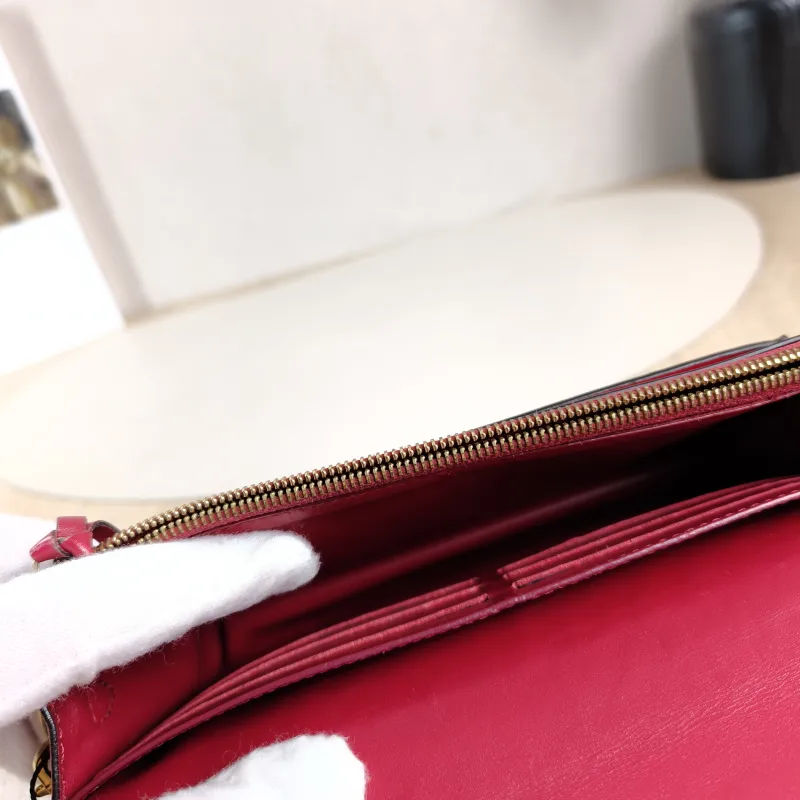 Louis Vuitton Crossbody Bag Flore Chain Bag Red PVC · Calfskin One Size 17.5 × 3.5 × 11.5 cm — detail view 4 of 13