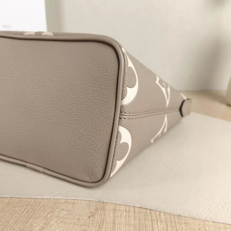 Louis Vuitton Top Handle Bag ALL IN BB · White Empreinte Embossed Calfskin BB 16 × 12 × 18 cm — detail view 5 of 11