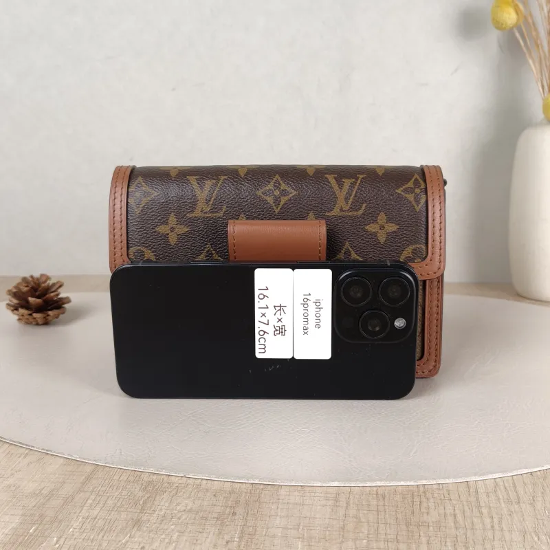 Louis Vuitton Crossbody Bag Dauphine Woc Woc Monogram PVC One Size 18.5 × 5 × 12 cm — cover view 2 of 5