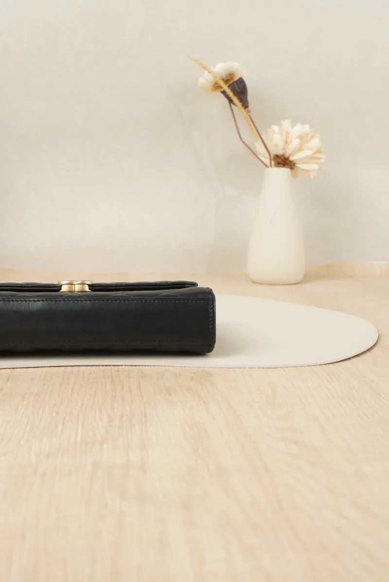 Chanel 22b kelly Black with Gold-Tone Hardware Lambskin Microchip Edition · · 18.5 × 4.5 × 10 cm — cover view 6 of 7