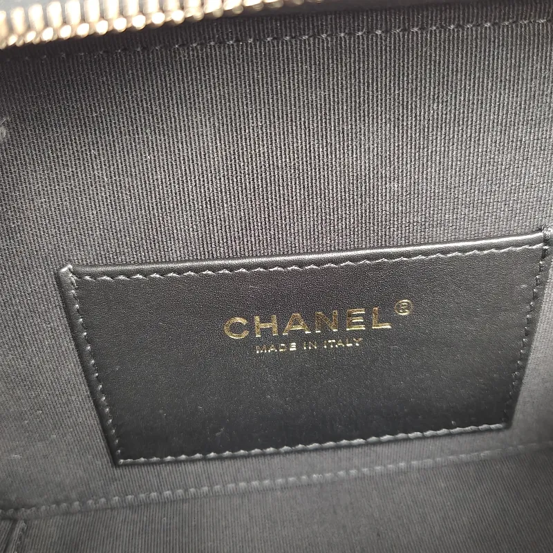 Chanel Crossbody Bag Camera Bag Black Grained Calfskin One Size20 × 7.5 × 12.5 cm — detail view 12 of 15