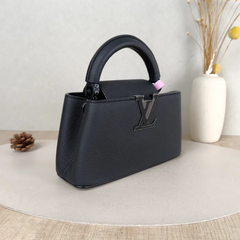 Louis Vuitton Crossbody Bag Capucines East West Black Calfskin Mini 22 × 8 × 12 cm — cover view 3 of 5