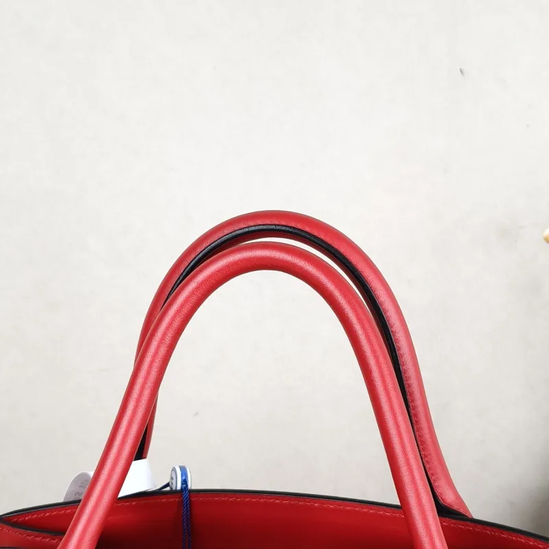 PRADA Shoulder Bag Shoulder Bag Red Calfskin One Size26 × 14 × 20 cm — detail view 2 of 12