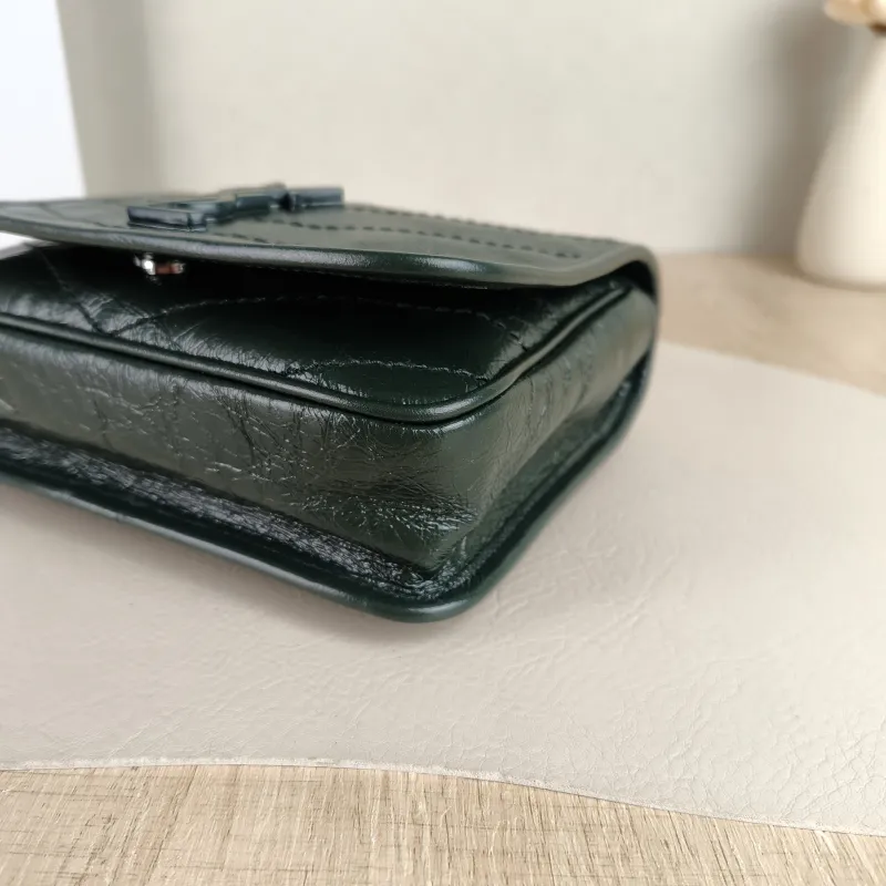 SAINT LAURENT Crossbody Bag Niki Chain Bagwoc Green Calfskin Mini 19 × 5 × 16 cm — detail view 4 of 12