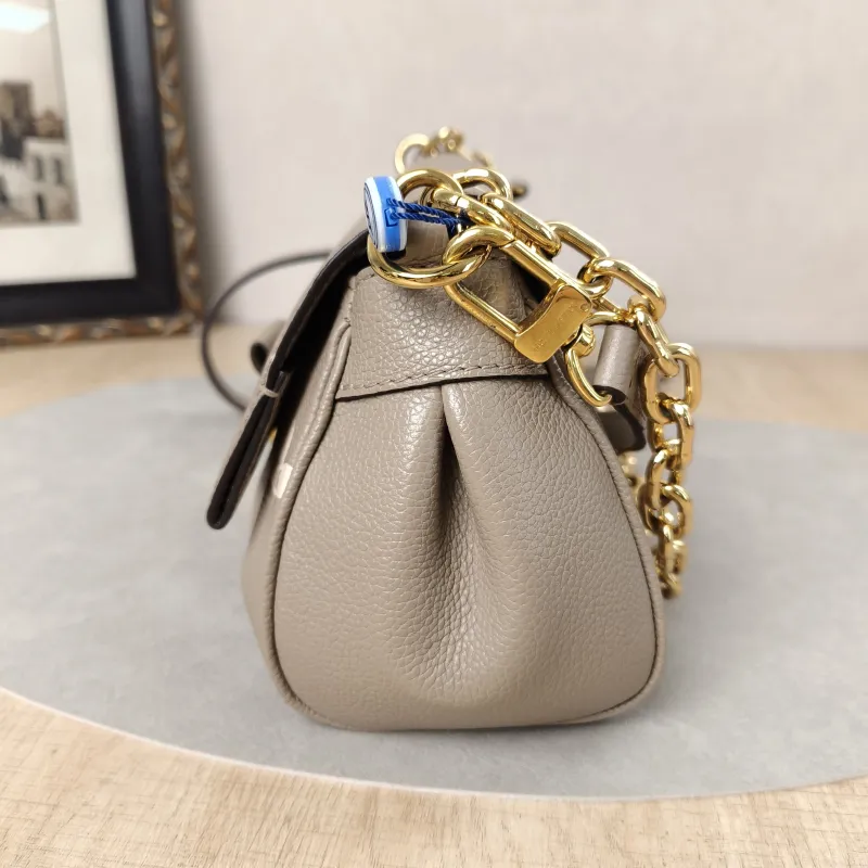 Louis Vuitton Crossbody Bag Favorite Empreinte Embossed Calfskin Monogram Medium24 × 9 × 14 cm — detail view 18 of 18