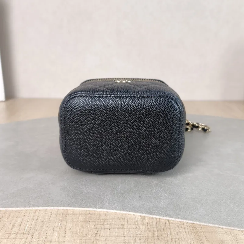 Chanel Crossbody Bag Edition Black Grained Calfskin Mini 11 × 7 × 9 cm 31 — cover view 2 of 5