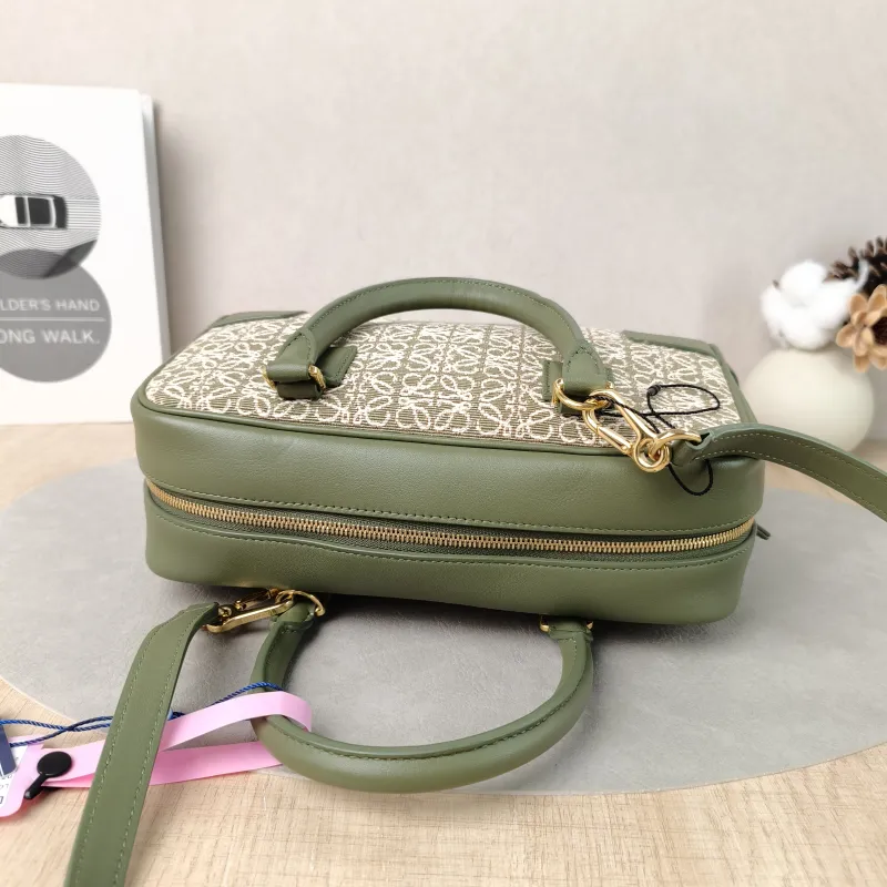LOEWE Crossbody Bag amazona 23 Green Canvas One Size 24 × 10 × 15 cm — detail view 7 of 13