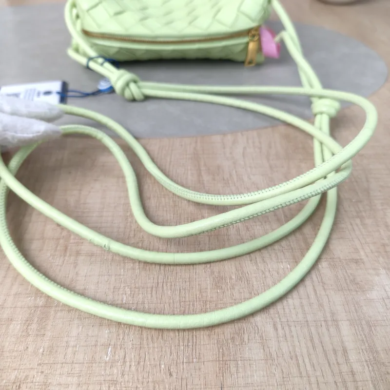 Bottega Veneta Crossbody Bag Loop Camera Bag Green Lambskinmini17 × 6 × 11 cm — detail view 8 of 16