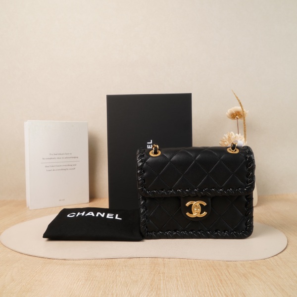 Chanel Crossbody Bag22c Woven Black Lambskin One Size19 × 6 × 15 cm