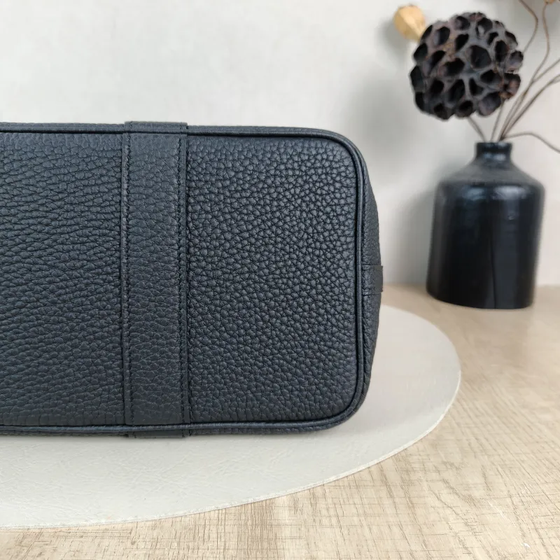 Hermès Top Handle Bag Garden Party 30 30Black Negonda Calfskin Medium30 × 13 × 21 cm — detail view 7 of 11